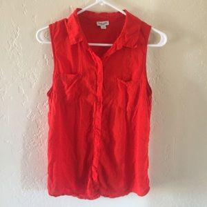 Splendid Sleeveless Button Down Collared Shirt